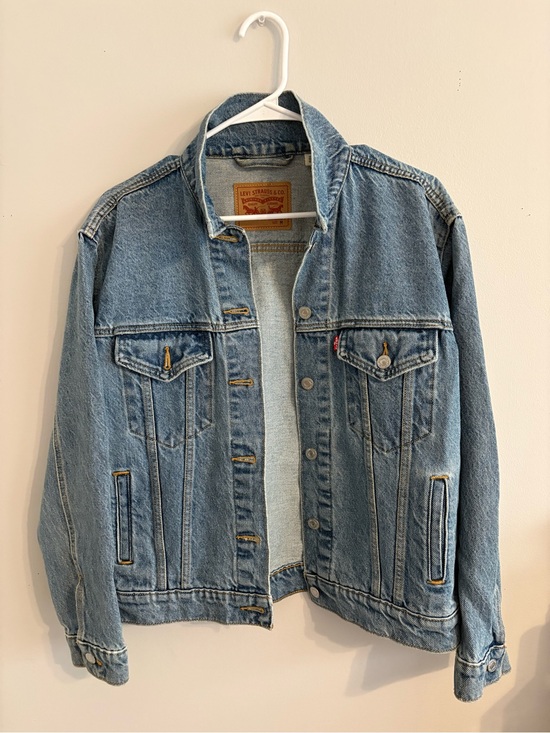 Levi's Jackets & Blazers - Women’s Levi’s Denim Jacket